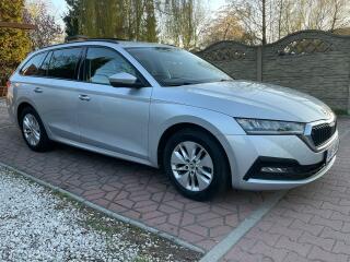 �koda Octavia 1.5TSi 1.MAJ �R NEBOUR. Z�RUKA