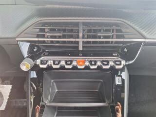 Peugeot 2008 (2025) 2008 STYLE 1.2 PT 100k MAN6 - náhled 15