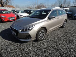 Hyundai i30 1.6CRDi,85kw,Style,automat,�R,