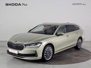 �koda Superb combi 1.5PHEV 204k Laurin a Kl
