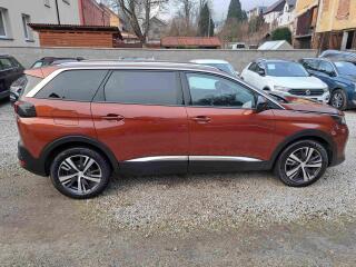 Peugeot 5008 1.5 HDI  EAT8 ALLURE  LED NAVI