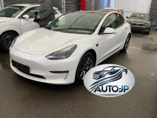 Tesla Model 3 AWD Long Range    P�IPRAVUJEME