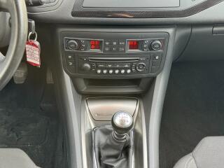 Citroën C5 (2010) Tourer Comfort 2.0 HDi 103kW - náhled 21