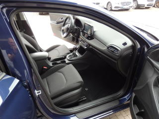 Hyundai i30 FASTBACK 1.0 T-GDI KLIMA, ESP - náhled 9