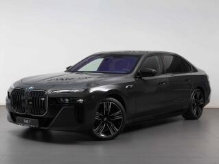 BMW M760e xDrive Sedan