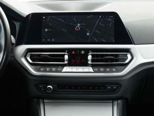 BMW Řada 3 (2021) 318d Touring - náhled 14