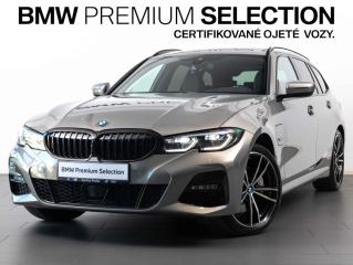 BMW 330e xDrive Touring