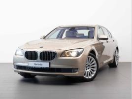 BMW 750i