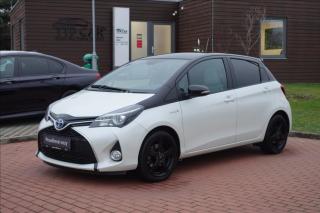 Toyota Yaris 1.5 HSD  Bi-tone