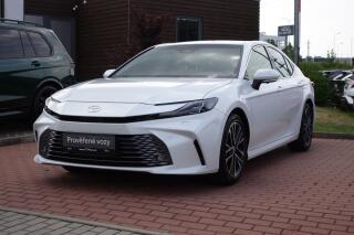 Toyota Camry 2.5 HEV Executive z�ruka 3+2 r