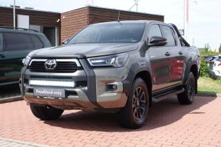 Toyota Hilux 2.8D4-D 6AT Invincible + Sport