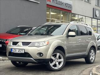 Mitsubishi Outlander 2.0 DI-D  Intense plus 4WD
