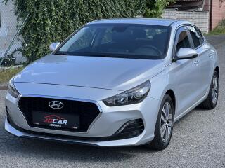 Hyundai i30 Fastback 1.0T-GDi KOUPENO V �R
