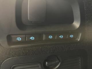 Ford Galaxy Titanium 2.5i HEV 190k aut. - náhled 27