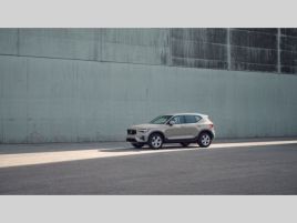 Volvo XC40 B3 2.0L 163 HP AT7 FWD CORE