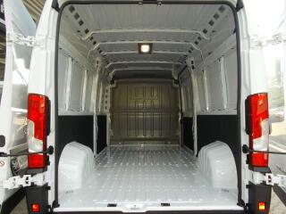 Opel Movano Van 3500 L3H2 2.2 CDTi 140k 6-