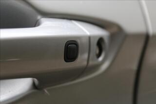 Mitsubishi Outlander 2,4 7míst, intense - náhled 19