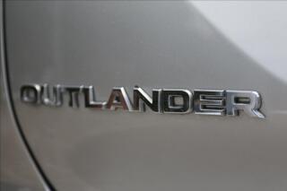 Mitsubishi Outlander 2,4 7míst, intense - náhled 16