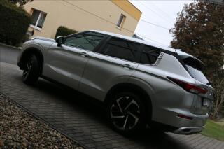 Mitsubishi Outlander 2,4 7míst, intense - náhled 13