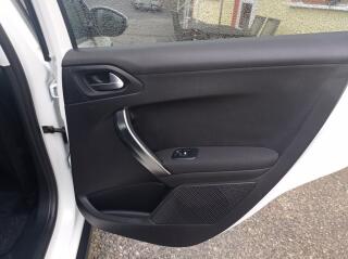 Peugeot 2008 1.5 75kW/Navi/1Maj/TOP - náhled 19