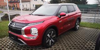 Mitsubishi Outlander 2.4 PHEV INSTYLE 4WD NOV VZ
