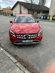 Mercedes-Benz GLA 200d 4 Matic A/T