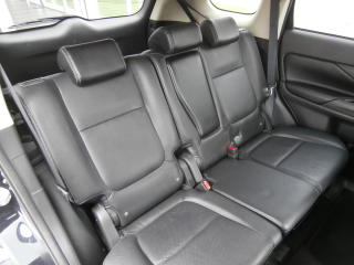 Mitsubishi Outlander (2016) 2.2D 110kW 6 st. MAN 4X4 - náhled 12