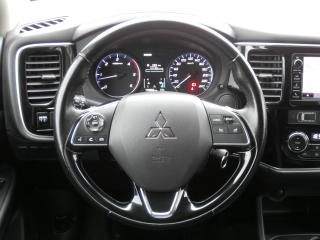 Mitsubishi Outlander (2016) 2.2D 110kW 6 st. MAN 4X4 - náhled 18