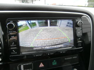 Mitsubishi Outlander (2016) 2.2D 110kW 6 st. MAN 4X4 - náhled 25