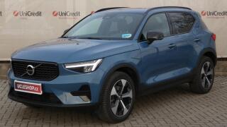 Volvo XC40 B3 PLUS DARK