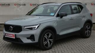 Volvo XC40 B3 PLUS DARK
