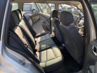 Škoda Octavia 1,6 MPI Tour Combi,ČR - náhled 16