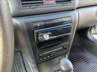 Škoda Octavia 1,6 MPI Tour Combi,ČR - náhled 11