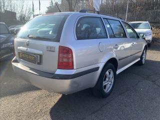Škoda Octavia 1,6 MPI Tour Combi,ČR - náhled 8