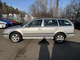 Škoda Octavia 1,6 MPI Tour Combi,ČR - náhled 5