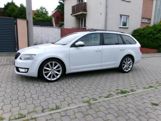 koda Octavia Combi 2.0TDi DSG,NAVI, PANOR.