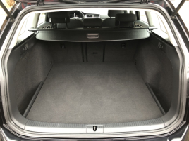 Volkswagen Golf Variant (2015) 1,6TDi Bi-Xenon,P+Z PDC, NAVI - náhled 44