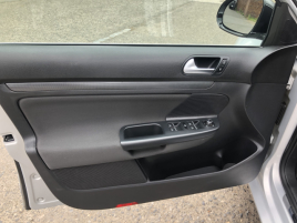 Volkswagen Golf Variant (2011) 2,0TDi STYLE nez. top. panoram - náhled 25