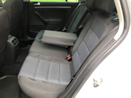 Volkswagen Golf Variant (2011) 2,0TDi STYLE nez. top. panoram - náhled 32
