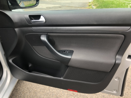 Volkswagen Golf Variant (2011) 2,0TDi STYLE nez. top. panoram - náhled 40