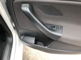 Volkswagen Golf Variant (2011) 2,0TDi STYLE nez. top. panoram - náhled 45