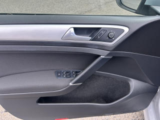 Volkswagen Golf Variant (2015) 1,2TSi DSG 81kW "Cup" - náhled 27