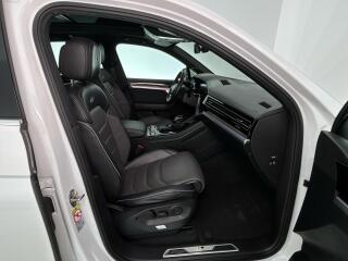 Volkswagen Touareg R-LINE - náhled 9