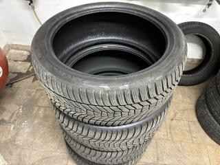 Zimn� pneu 245/40 R20 99W EV