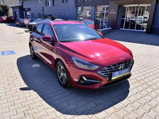 Hyundai i30 1.5T-GDi 118kW SMART REZERVACE