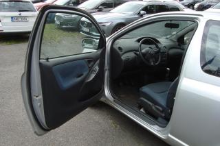 Toyota Yaris (2005) 1.0 VVT-i, Klima, Pojízdné ! - náhled 14