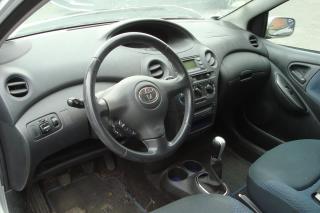 Toyota Yaris (2005) 1.0 VVT-i, Klima, Pojízdné ! - náhled 17