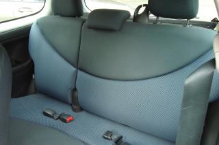 Toyota Yaris (2005) 1.0 VVT-i, Klima, Pojízdné ! - náhled 18