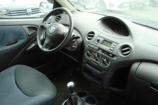 Toyota Yaris (2005) 1.0 VVT-i, Klima, Pojízdné ! - náhled 26