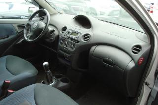 Toyota Yaris (2005) 1.0 VVT-i, Klima, Pojízdné ! - náhled 27